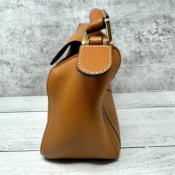 LOEWE Small Textured Leather Puzzle Bag Tan - Picture 4 of 11
